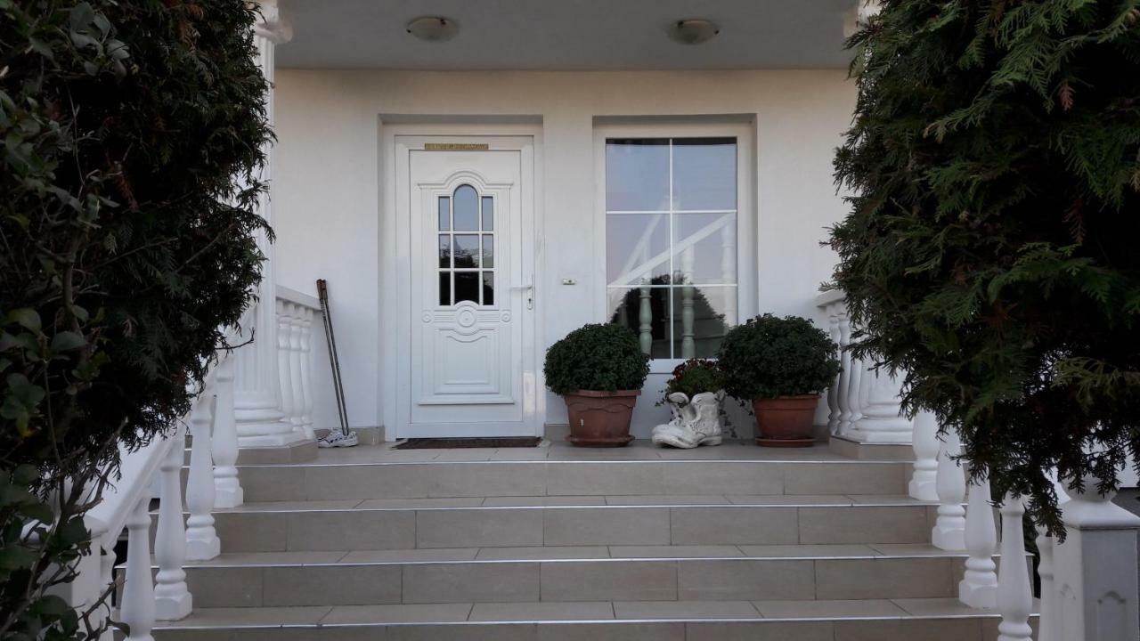 Apartamento Leon'S Silberwald Strasshof an der Nordbahn Exterior foto